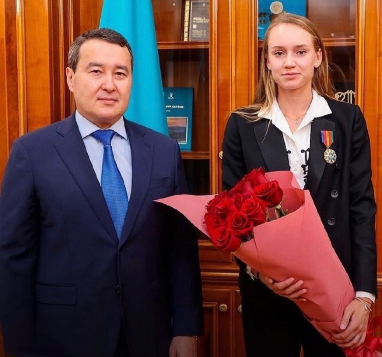 亚冬会｜中国冰壶男、女队取连胜新华网.